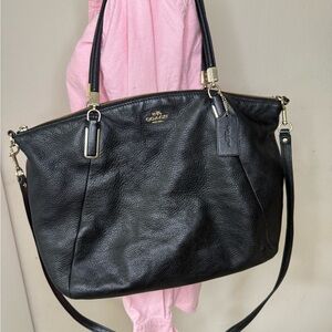 Coach Pebbled Leather Shoulder Tote – Black